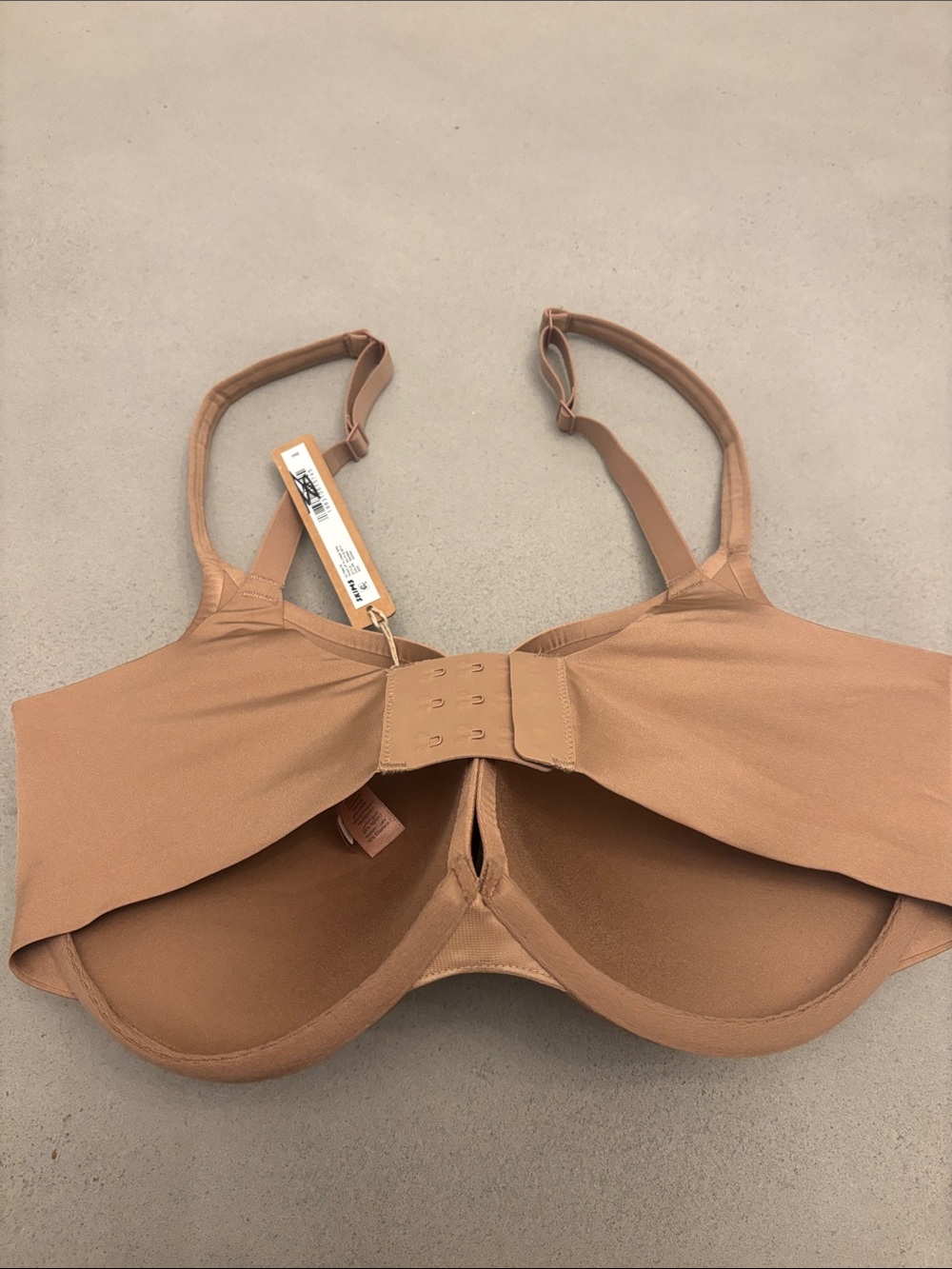 SKIMS Ultimate Push Up Plunge Bra - Picture 6 of 7